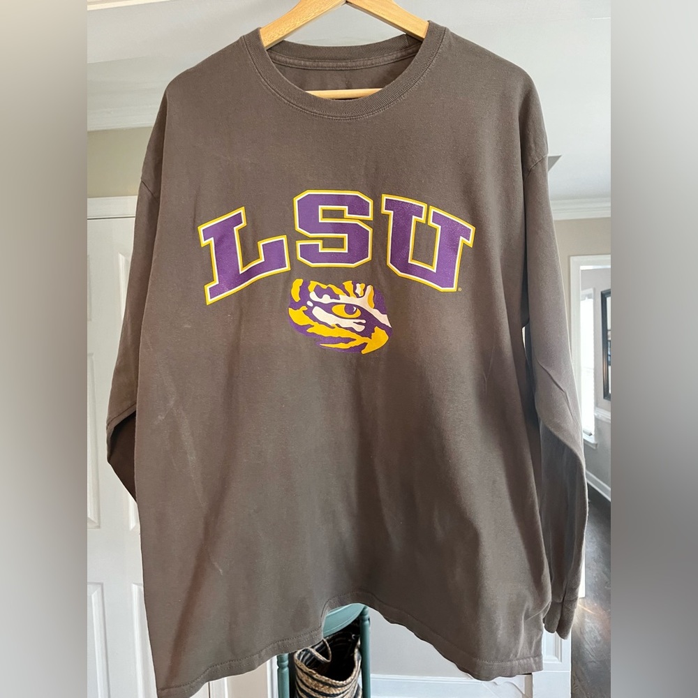 Gray long sleeve LSU Tigers tshirt